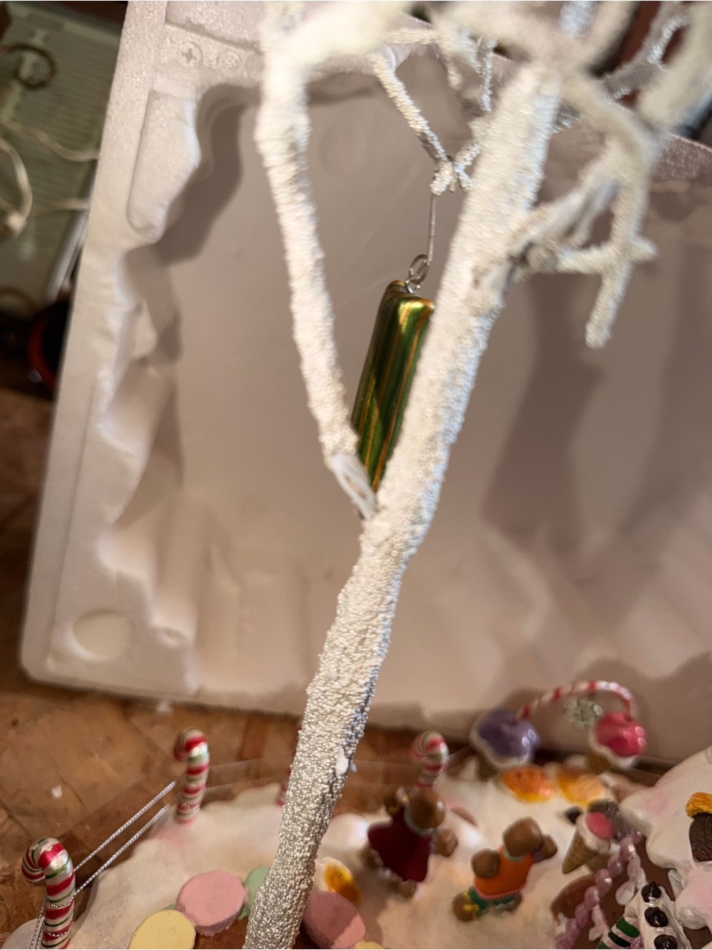 Costco Pastel GINGERBREAD HOUSE W/ CANDY ORNAMENTS TREE Lighted Christmas Decor - Picture 10 of 14